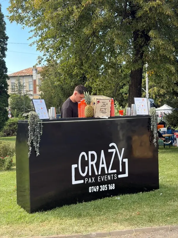 Bar negru în grădină - Crazy Pax Events