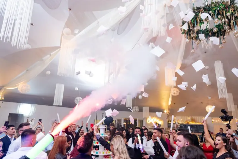 CO2 și confetti - Crazy Pax Events