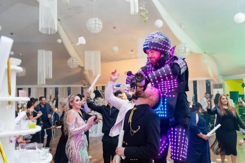 Robot LED și miri - Crazy Pax Events